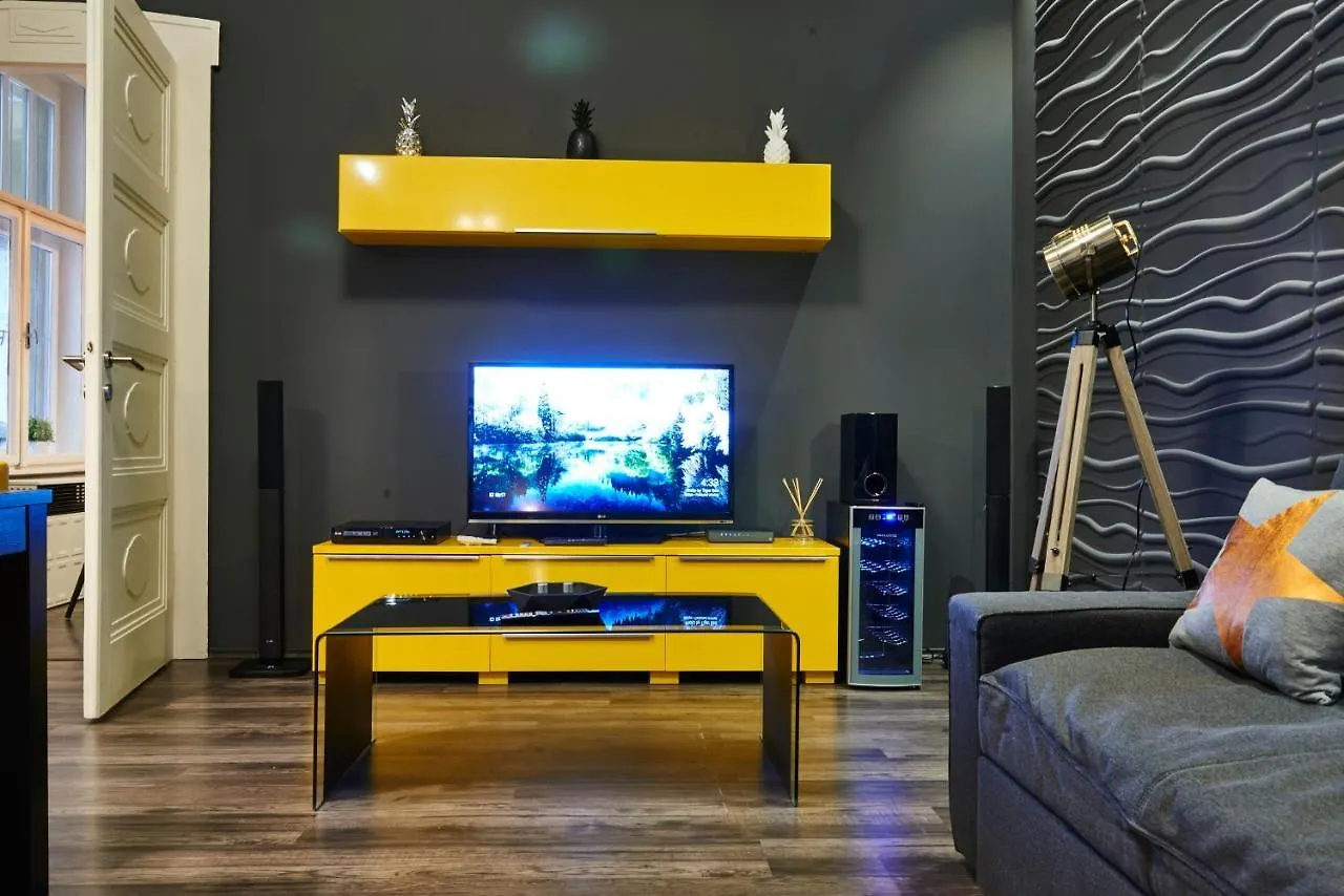 Central Location Yellow-Black Apartment Budapest 0*,  Hungary