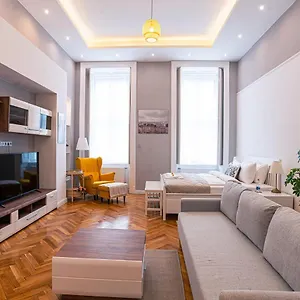 Joy On Kiraly Street Apartment